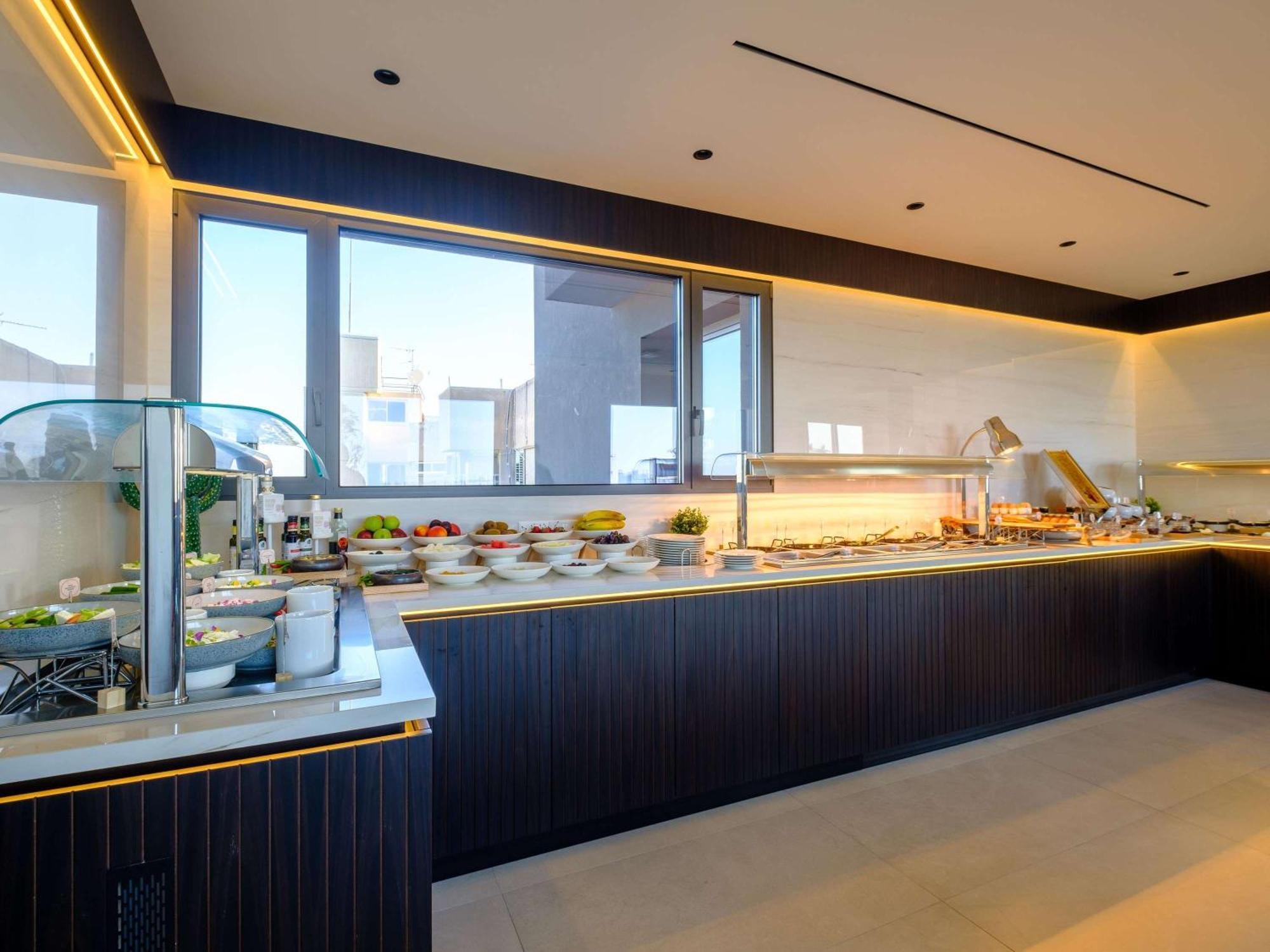 Mercure Larnaca City Eksteriør bilde