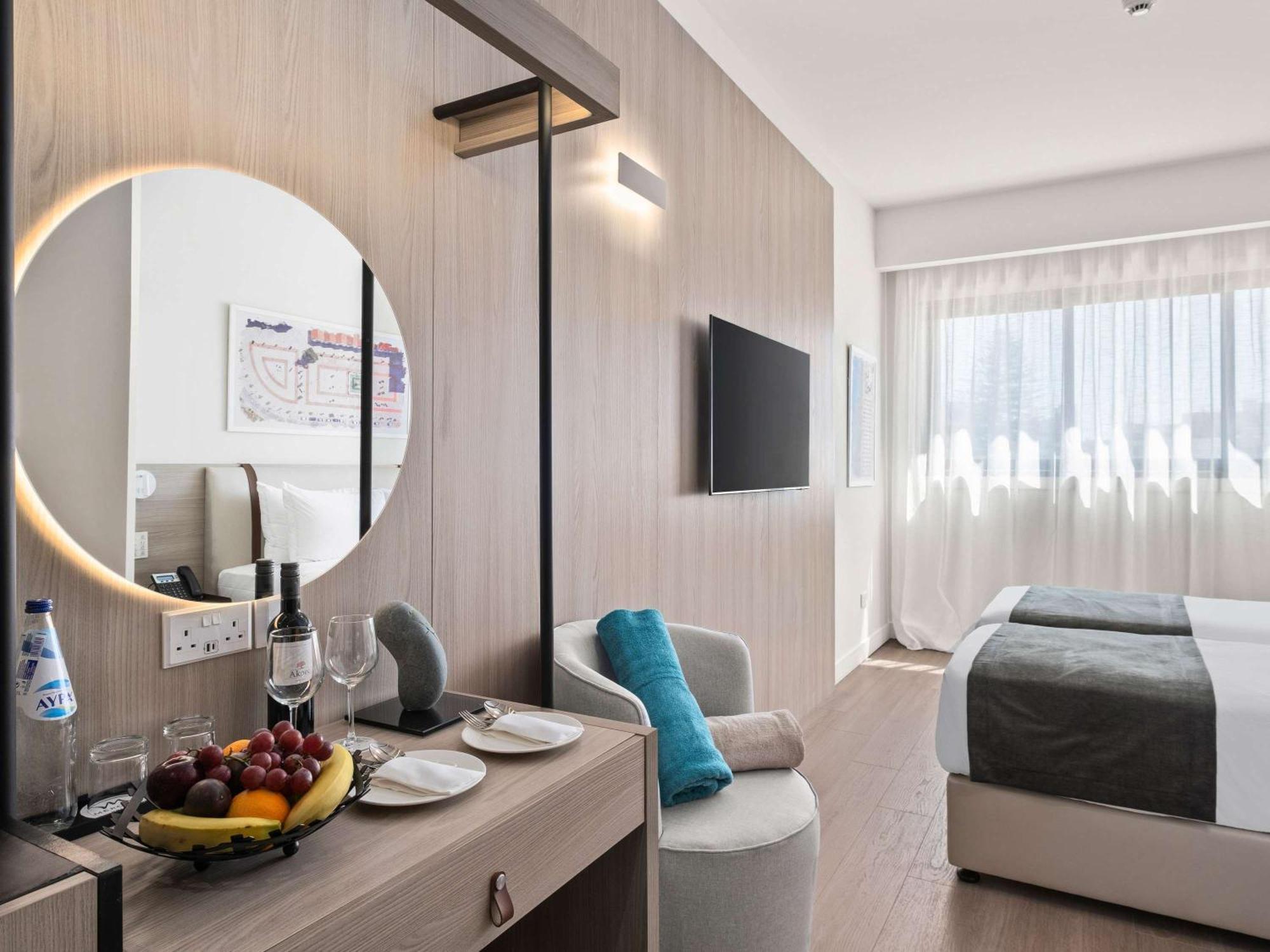 Mercure Larnaca City Eksteriør bilde